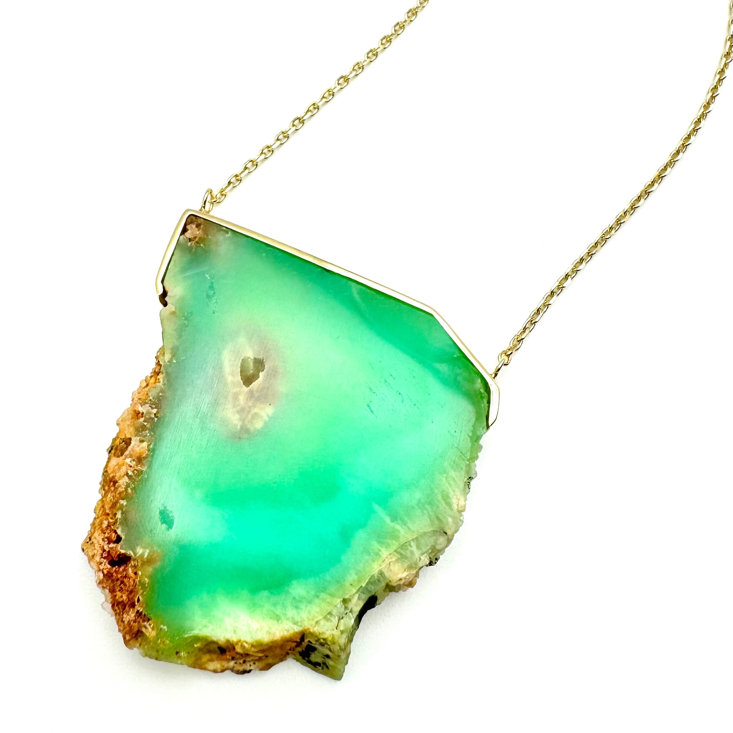 Nomade Cut Chrysoprase Top Amulet-Y14k