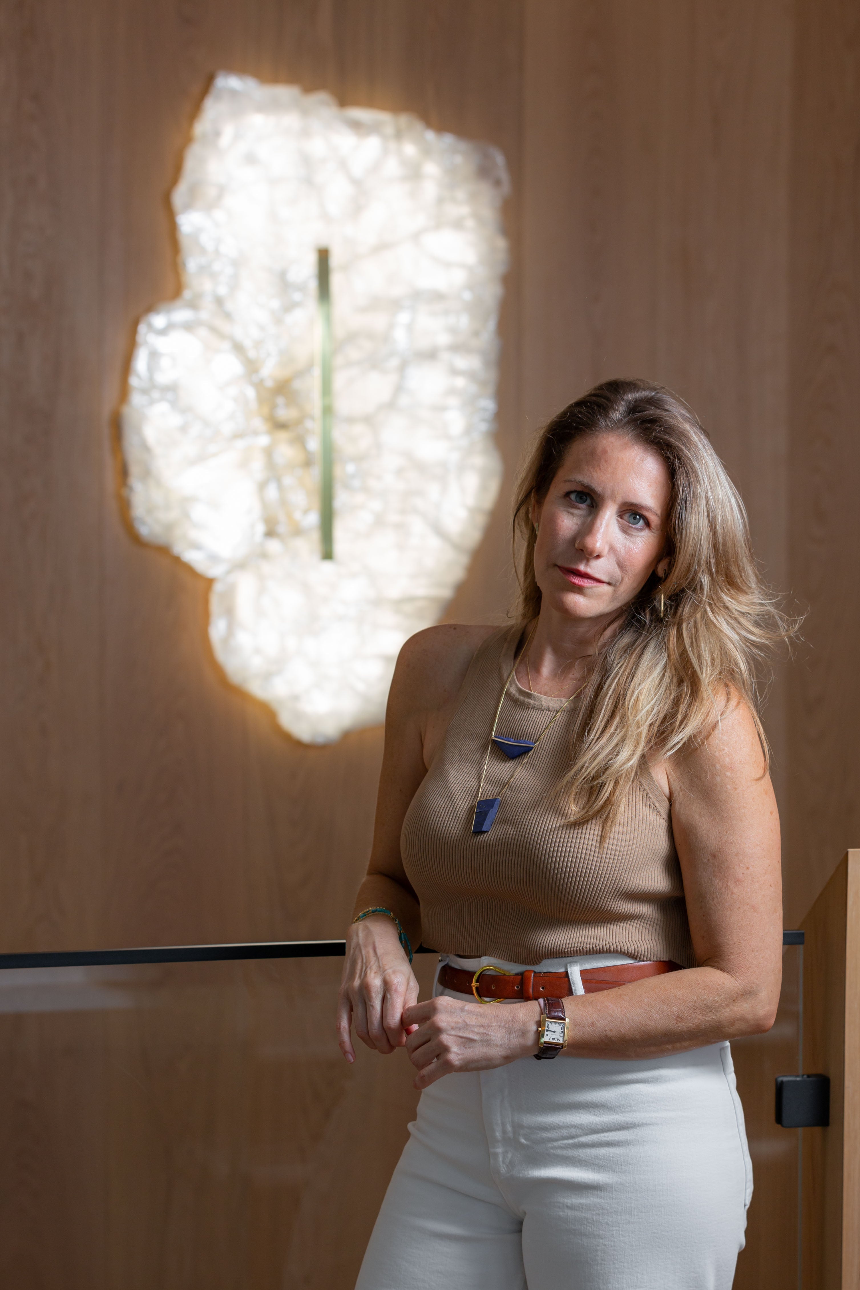 Extra Large Wanning Window Sconce