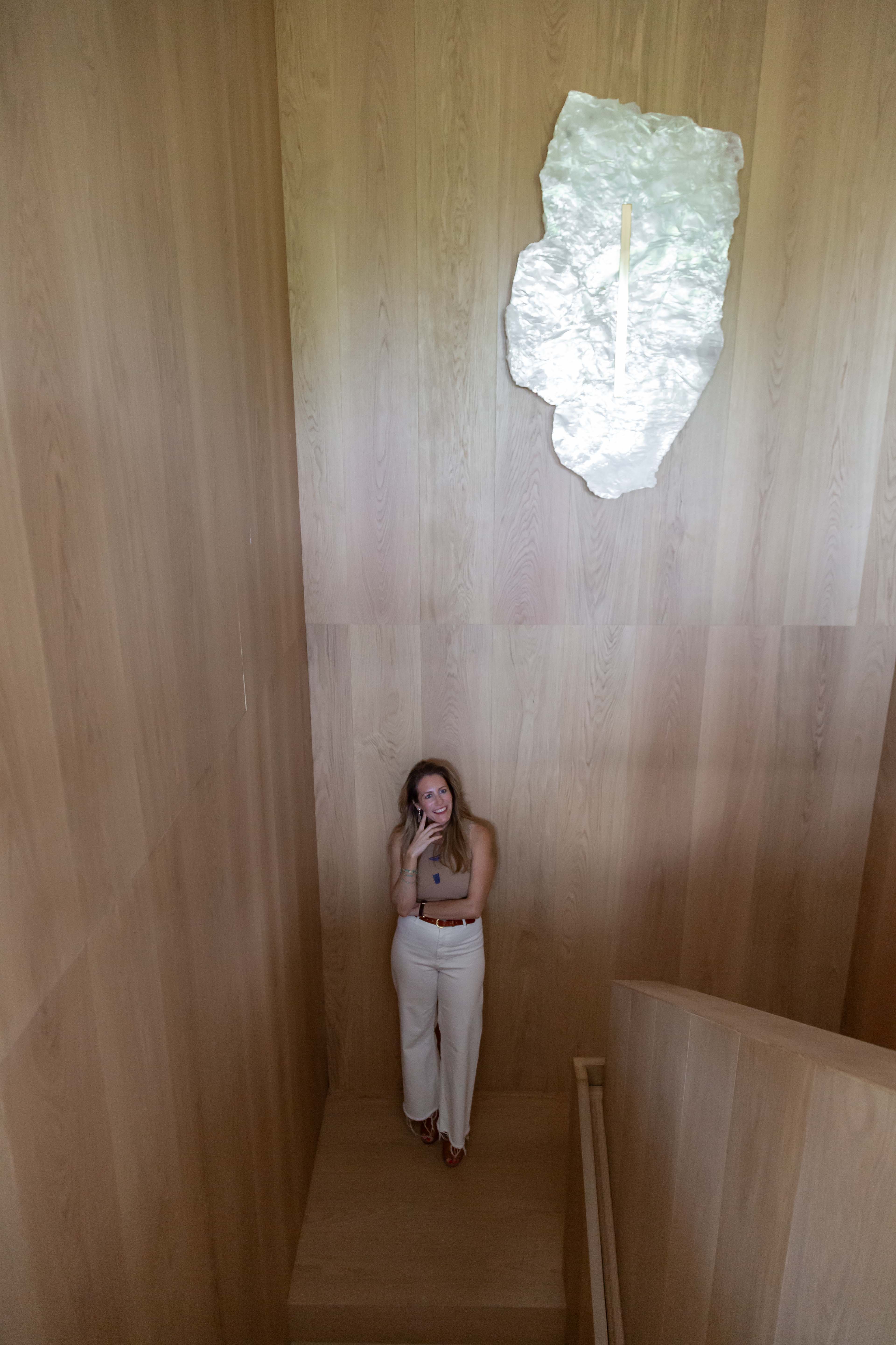 Extra Large Wanning Window Sconce