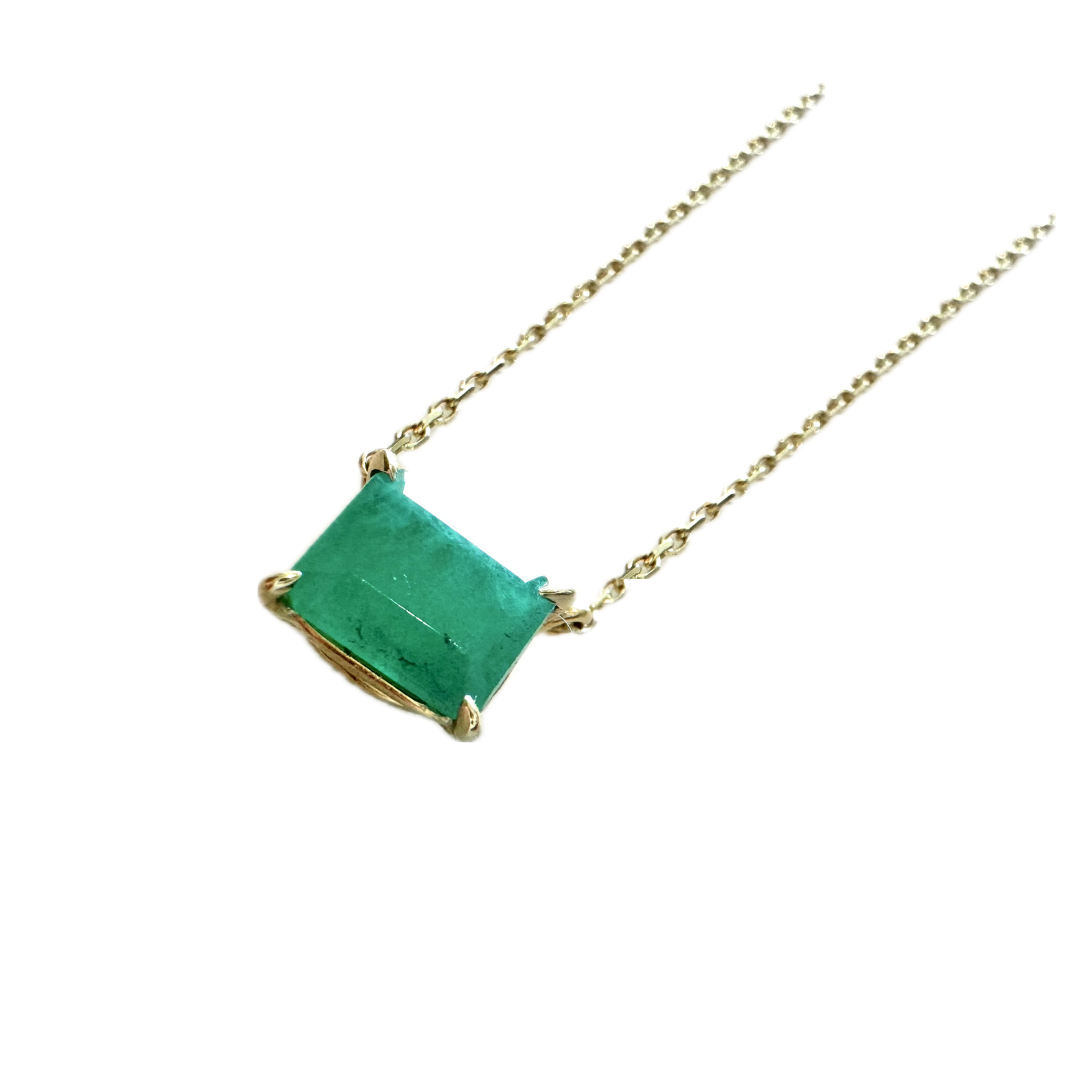 Emerald Trinket Amulet - Cut