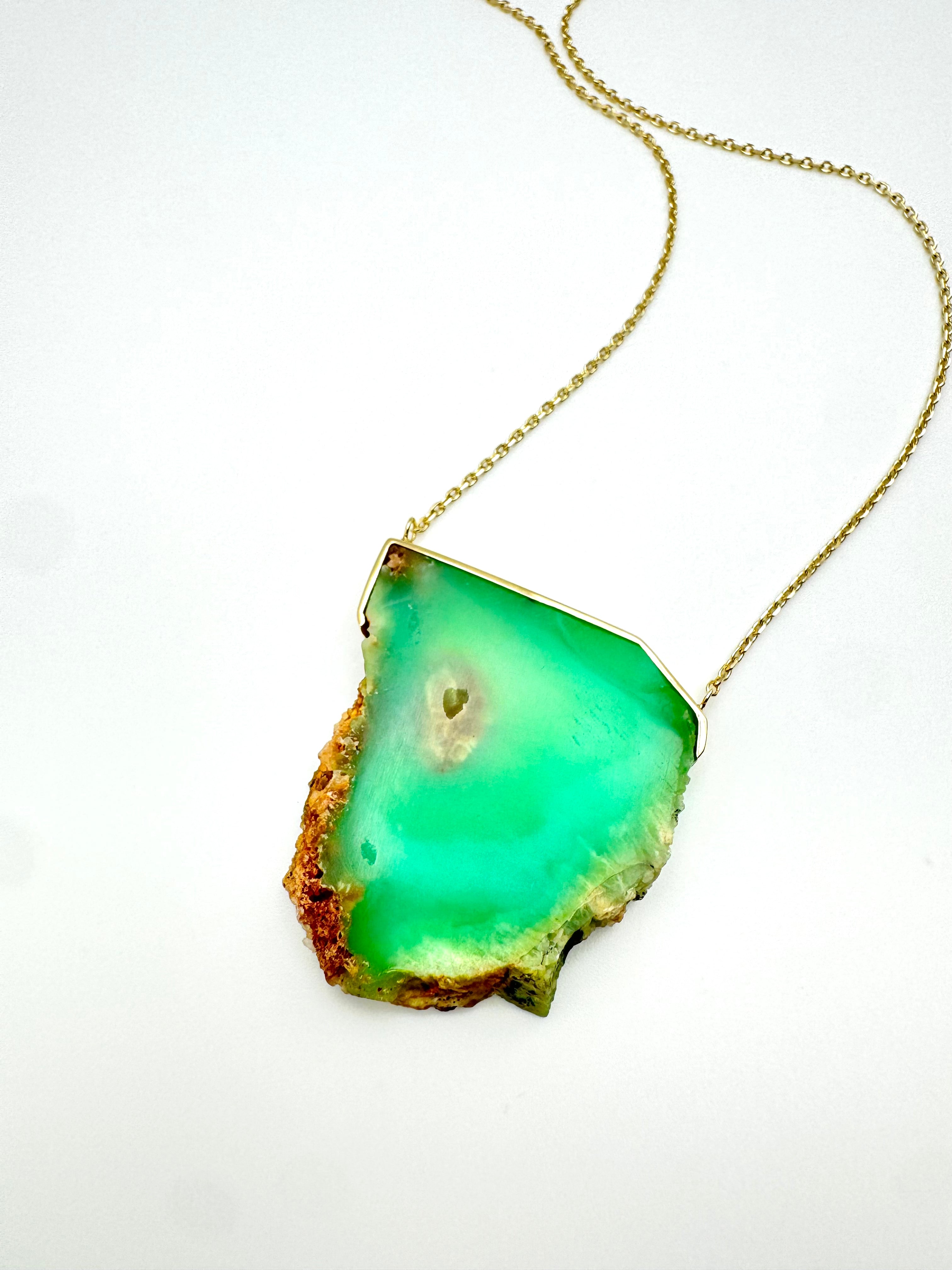 Nomade Cut Chrysoprase Top Amulet-Y14k